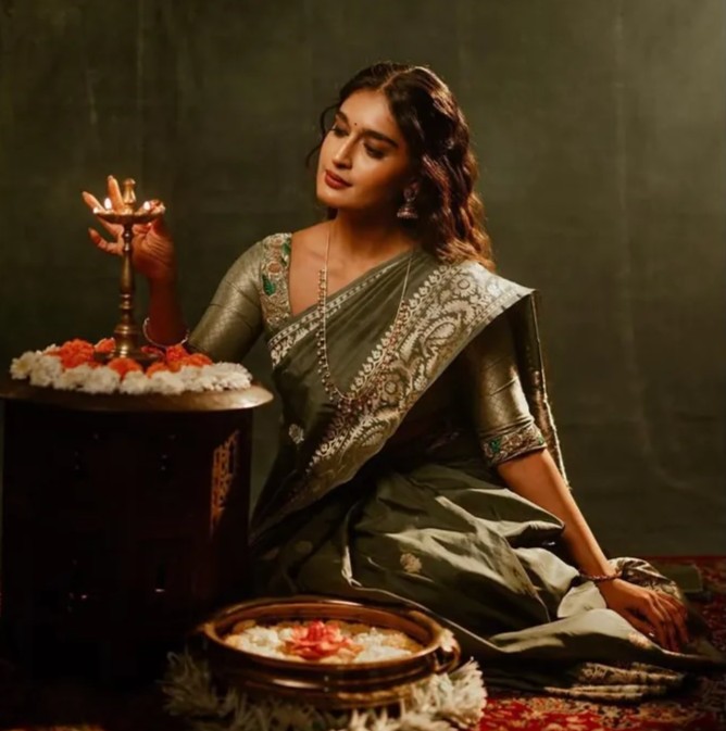 Priya Devarapalli in saree